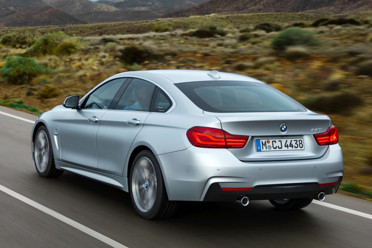 BMW 4 Series Gran Coupé · فضي — الصورة 2